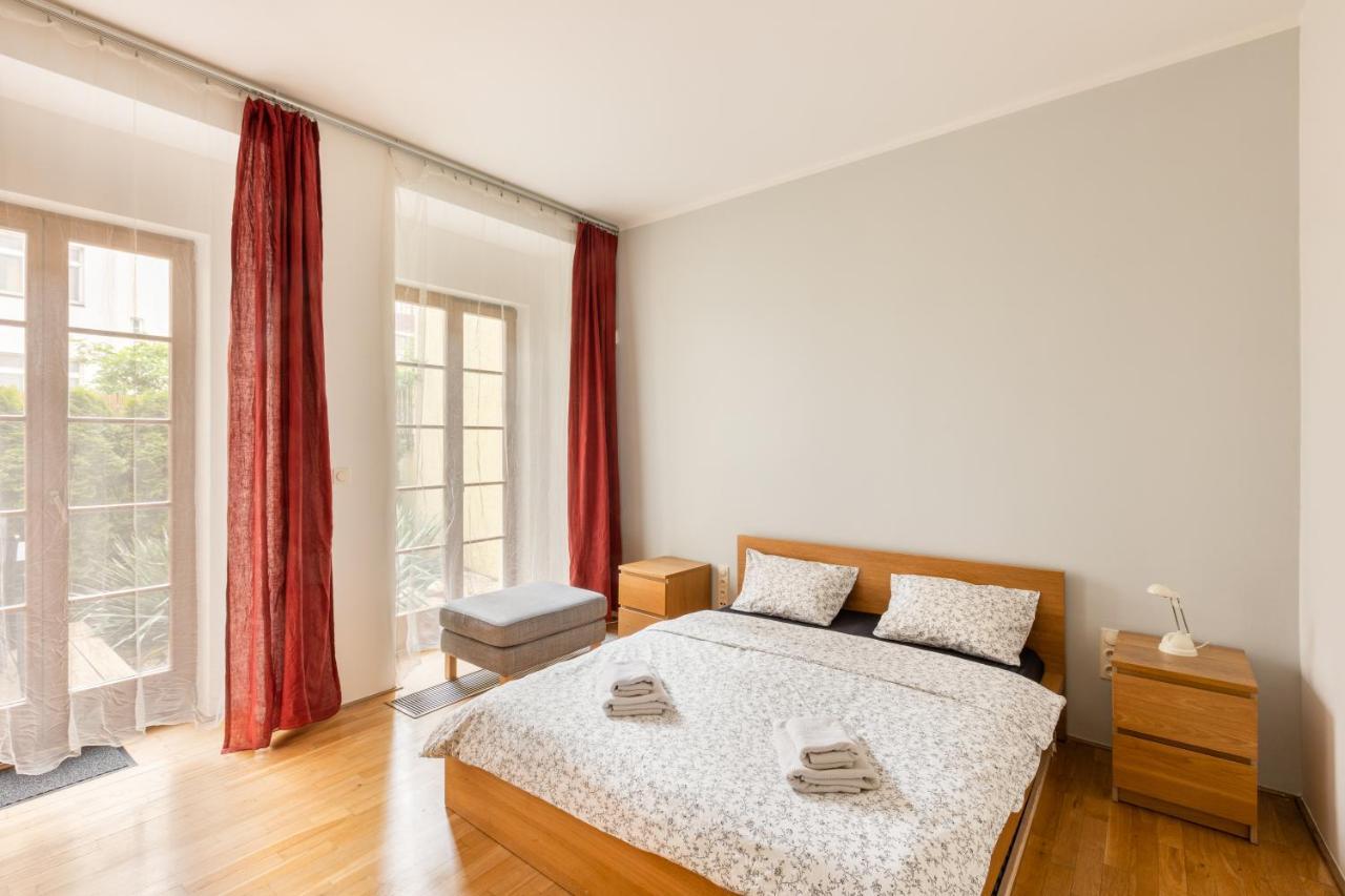 City Centre Garden Apartment With Parking Prague Exterior photo